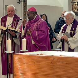 Gottesdienst mit Pfarrer Leitner und Msgr. Köck                               